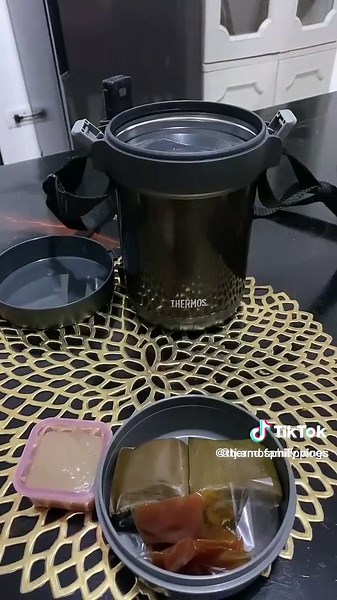 Keep Your Food Warm and Save Money with THERMOS JBG-1800 Lunch Set Food Container