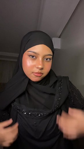 ‏@twenty وفرو العبايه الله لايهينكم