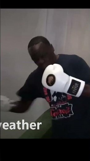 KSI, Floyd Mayweather Sr. & Jeff Mayweather compare power