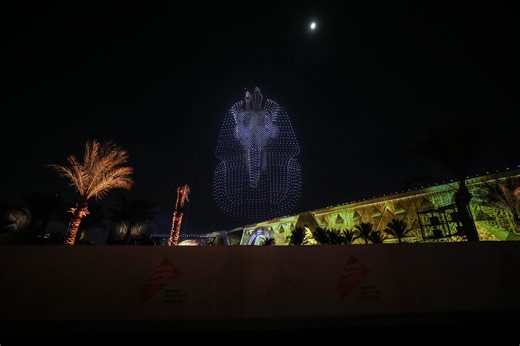 Εντυπωσιακό σόου με 5.000 drones στον ουρανό του Καΐρου για τα εγκαίνια του Μεγάλου Αιγυπτιακού Μουσείου (video) - ΤΑ ΝΕΑ