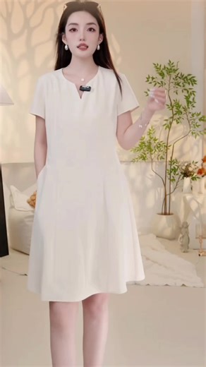 LILY2026夏新款721杏色连衣裙评测：V领收腰设计通勤休闲两相宜，修身效果到底怎么样？用后分享告诉你！