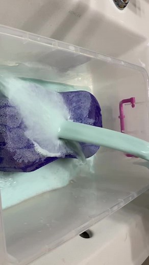 Pouring #viralcleanvideo #cleaning #asmrcleaning #cleaningtiktok #InLove #Homemade #fyp