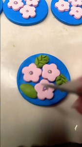 One way I texture my leaves. ￼