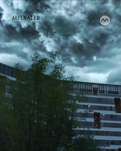 WUTTT IS GOING ON?... u saw the crack on the wall right?! ''Alienated' is adapted from the hit Korean short film 'Human Form, catch it for free on mewatch! | Mediacorp