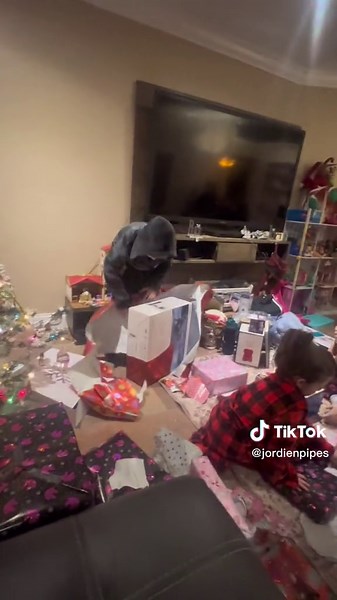 Hilarious PS5 Empty Box Prank | Gamer Comedy