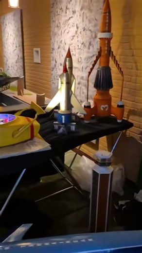 Splendid Studio Scale Model Works by Ben Modeller. FAB! Thunderbirds #bensmodelworld #FAB #thunderbirds #thunderbirdsarego #model #studio #scale #cutaway | Captain Scarlet and the Mysterons