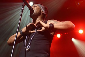 'Devil's Pie': Watch The Trailer For Intimate D'Angelo Documentary Discussing His Career, Hiatus And Comeback - Blavity