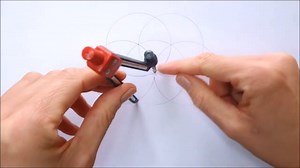 Comment bien tenir un compas pour tracer un cercle (sans mesures) .mp4