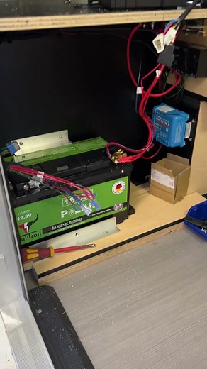 Four Wheel Campers Bison – the off-road pop-up camper for US full-size longbed pickups.