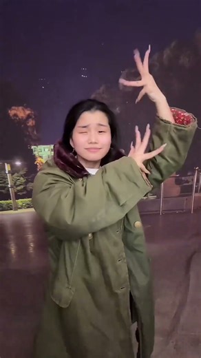 Flowers and the Youth Finger Dance & Singing Cover by Fengbao Chinese Folk Song Performance