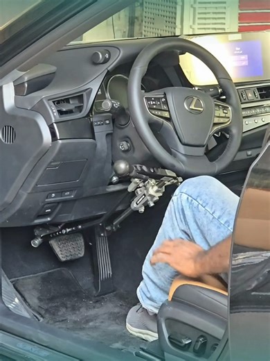 جهاز قيادة السيارة للأشخاص ذوي الاحتياجات الخاصة