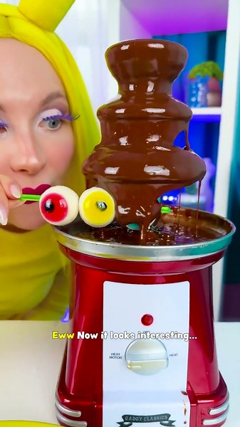 Chocolate Fountain Trick You’ll Love! 🍫✨ #123go #food #foodhacks #creative