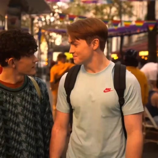 "He's a funny, pretty man and I'm obsessed with him!" 😄🥰 #heartstopper #kitconnor #joelocke #edit