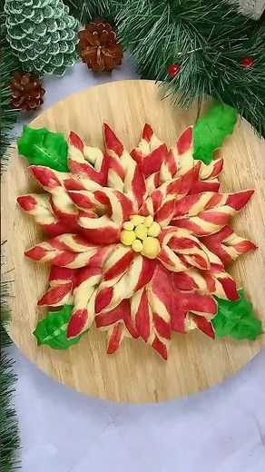 Christmas Poinsettia Bread 🎄 #christmas #christmasrecipes