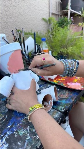 How to paint flower pots #artforbeginners #stepbystepcrafts #creativecrafts