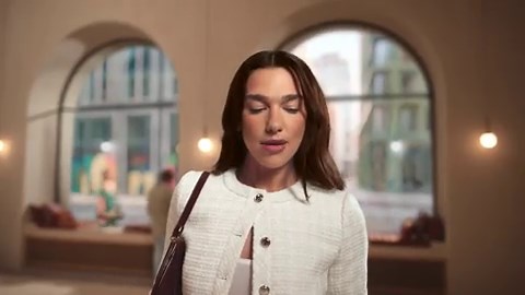 Magyar Péter megmutatta új barátnőjét, gyönyörű lánnyal jött össze a 44 éves politikus