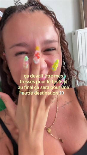 Tresse derrière avec mèche — coiffure festival revisitée