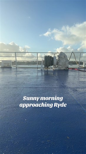 This is your sign to go on holiday for the day 🏝️ #wightlink #ferry #isleofwight #ryde #summerthingstodo