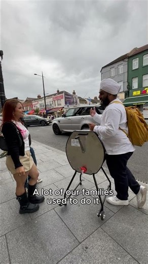 The world’s first flat-packable washing machine 🧺