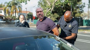 451K views · 6.9K reactions | arestasyon Dadoo di yo sa nan peyi etazini pou dosye Izolan an nan moman m ap pale a se pi gro pe m ....kiyes k ap genyen pari a ? #Izolan #Dadoo #Diyosa #arestasyon | FBI Promo | Facebook