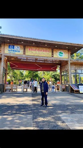 我的摄影日记雷琼海口火山位于海南海口市西南石山镇。是雷琼世界地质公园的核心组成部分。属第四纪火山遗迹。最后一次喷发距今约一万年。现为休眠火山群。时隔两年，故地重游。感觉管理更加规范了。