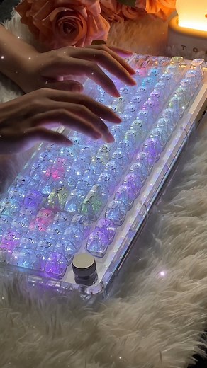 KiiBOOM on Instagram: "Stunning!!🩵🩷 Light Effect: Christmas Keyboard: Phantom 98 Clear . . #KiiBOOM #keyboard #mechkeys #customkeyboard #keyboardbuild #asmr #typing"
