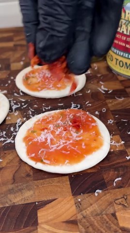Gourmet Lunchly pizza