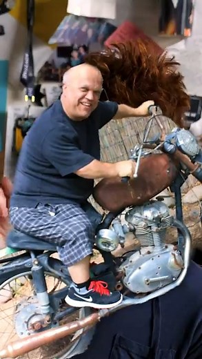 107.Growing Up In A Dwarf Family.mp4 | Peet Montzingo