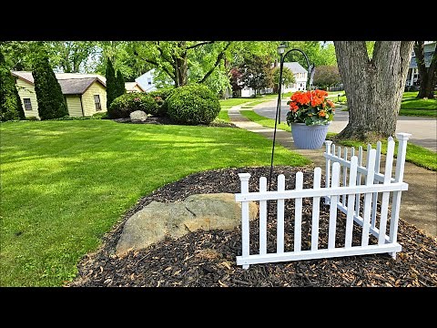 BUILDING A WHITE PICKET CORNER FENCE for my front yard