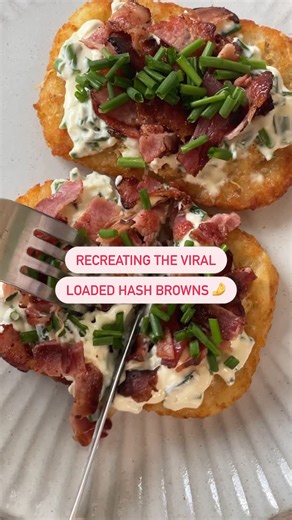 Viral hash browns... but make them loaded ‍ ‍ Sunbeam Appliance ‍ DiamondForce™ Banquet Electric Frypan Alinea Max DiamondForce™ Air Fryer 肋 Ingredients 肋 Hash browns Crispy bacon Cheese Sour cream Chives #Sunbeam #LiveMoreEffortless #DiamondForceBanquetFrypan #AlineaMaxAirfryer | Sunbeam Australia and New Zealand | Facebook