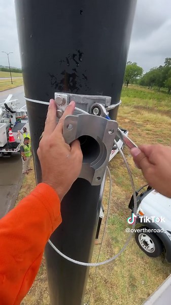 Installing or Removing Traffic Lights: A Step-by-Step Guide