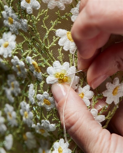 487K views · 8.2K reactions | The art of craft. Up-close details from the Cruise 2025 collection by Sabato De Sarno before its debut in London. Tonight at 9 p.m. BST Tate Modern, London | Gucci | Facebook