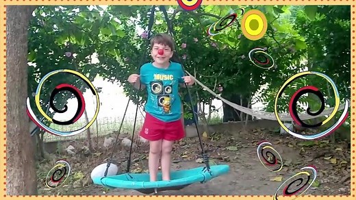 Bizarre, bizarre, vous avez dit bizarre ? 🙃 Vous avez patienté tout l'été, découvrez en avant-première le clip participatif 💥 Bizarre Bizarre 💥 réalisé avec vos contributions ! Un million de mercis à tous nos Bizarres qui ont contribué à la création de ce clip mortel ! 😎 Pour découvrir le clip en intégralité, c'est par là : https://youtu.be/3IBHA9bbgrU Antoine Dole / MrTan Diane Le Feyer Illustration Guillaume Aldebert Dorothée Pousseo | Mortelle Adèle