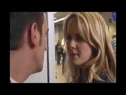 Who is Simon's real mum in Coronation Street?