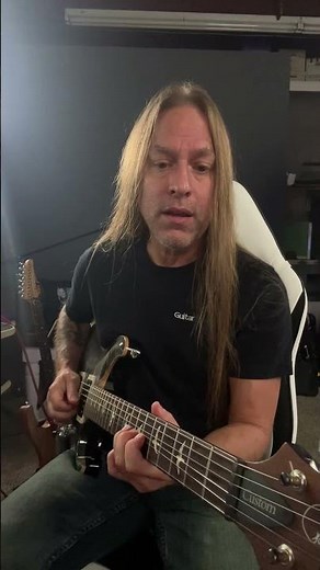 How to play Big Gun by ACDC.