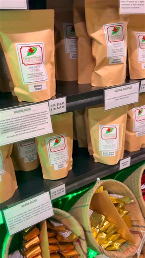 If you want to see how a coffee bean becomes your morning coffee, come visit this coffee farm. | Hawaii Deluxe Travel