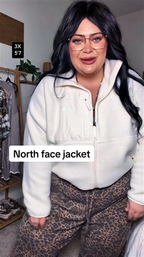This jacket is EVERYTHING a girl wants 💃 @NorthFACE #northface #jacket #fallfashion #tiktokshopstockup #plussizefashion