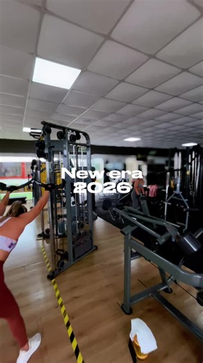 Cerramos un año de logros y abrimos otro lleno de nuevos comienzos 💛 Que este nuevo año nos encuentre más fuertes, más unidos y con nuevas metas por conquistar. Gracias por ser parte de la familia Vip Fitness Club San Miguel ¡Bienvenido al año donde todo es posible! 💪🏽 #gym #anonuevo #nuevoaño