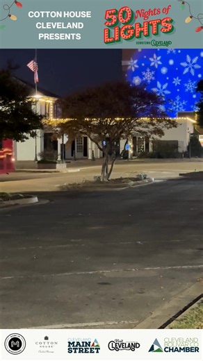 ❄️ The holidays sparkle a little brighter under the lights. Come stroll tonight! Cotton House Cleveland Present 50 Nights of Lights! #50nightsoflights #clevelandms #madeinmississippi Cotton House, Cleveland, a Tribute Portfolio Hotel Cleveland Main Street Visit Cleveland Mississippi Cleveland-Bolivar County Chamber of Commerce Heidi's Neysa's Fireside Shop Mod Proper Black Door Boutique Srjose Cleveland Lullaby Lane Children’s Boutique Britt Jewelry @backdraft_restaurant Catfish Cabin - Boyle, M