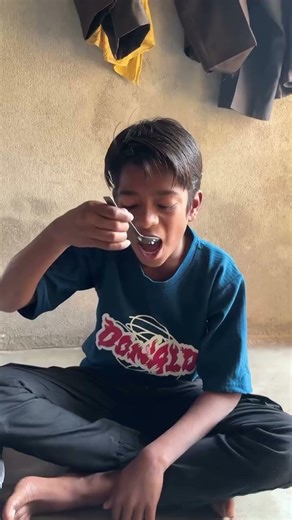 Khana kha te time baat nhi karte 🤫🤫| #shorts #shortvideo #youtubeshorts