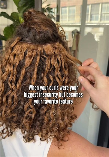Your curls were never the problem. You just needed the right support. Our Minis add that soft, natural fullness that blends right in and makes your texture look like it woke up confident. No heavy install. No “is that extensions?” energy. Just more of what you already have 🤎 Because curl confidence isn’t about changing your hair. It’s about owning it, with a little extra volume when you feel like it. Not sure which shade or curl pattern fits you best? Take the Bebonia curl quiz on our website a