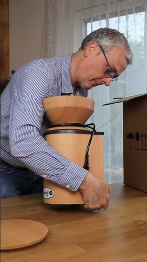 Mockmill Lino 200 Unboxing and First time use Demo (with Swiss Plug )