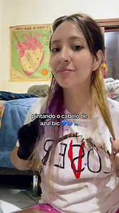 Cabelo Azul Bic: Tonalizante e Penteado Cacheado