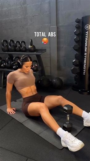 Olesia Shevchuk on Instagram: "total abs burn 🔥 dumbbells only for lower, upper abs and obliques💯 wearing GYM GIRL SET by @bettermestore code: olesia20"