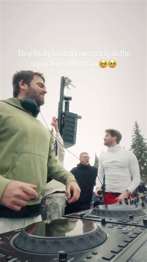 We’ve been trying to do this party for years and it finally happened!!!!