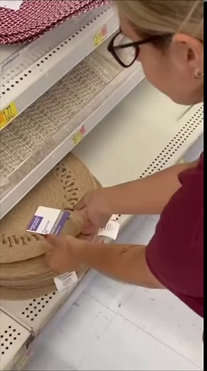 657K views · 3K reactions | Walmart placemat hack!  | DIY with Hometalk | Facebook