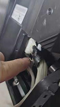 WMF 1500S+ выключается приподнятии экрана.