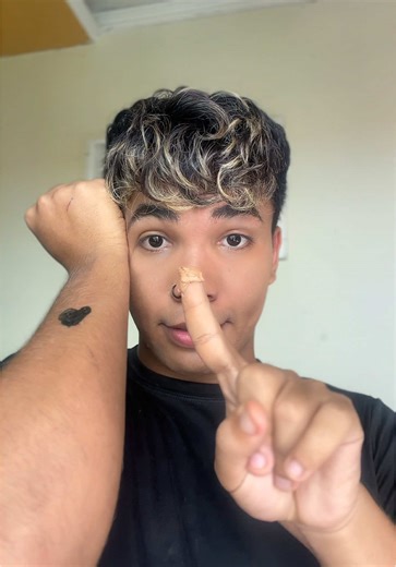 How to Hide a Tattoo with Makeup: Expert Tips