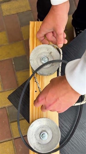 The Correct Way to Tension a Pulley Belt Using Only a Rope