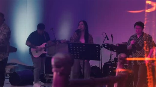 𝒜 𝑅 𝐿 𝒜 on Instagram: "🎤✌🏻🤷🏻‍♀️🤪🤗🤟🏻 #trylang"